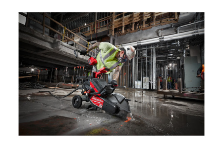 Аккумуляторная отрезная машина Milwaukee MXF COS350-601 4933471833