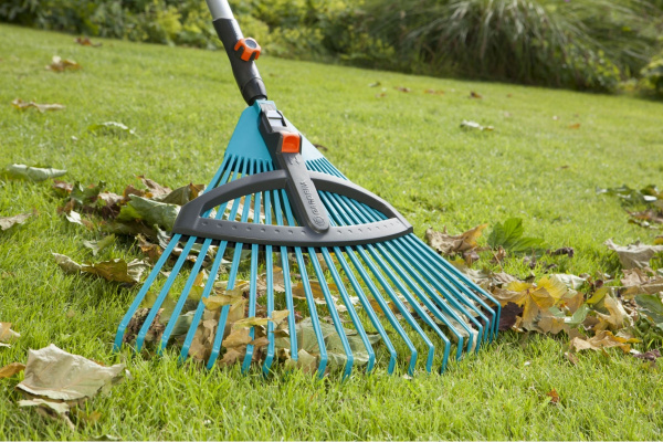 Грабли GARDENA пластиковые рег.+ Ручка алюм.эрго. 130см 03099-30.000.00 в Екатеринбурге 