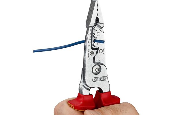 Клещи электромонтажные KNIPEX 5-в-1, зачистка: 0.75-4/6мм/кв., рез: d.15/50мм/кв.  KN-1376200ME в Екатеринбурге 