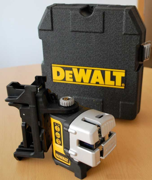 Лазерный нивелир "DeWalt" DW089K DW089K-XJ в Екатеринбурге