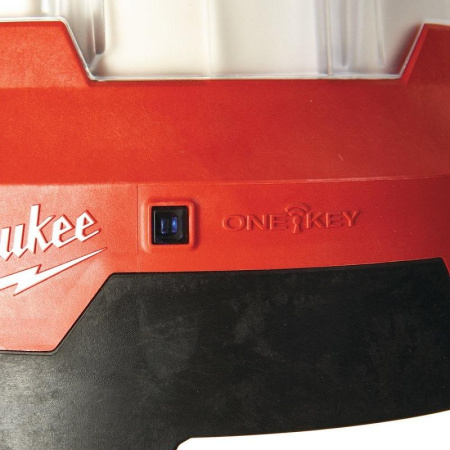 Аккумуляторный фонарь Milwaukee M18 ONESLSP-0 ONE-KEY 4933459155