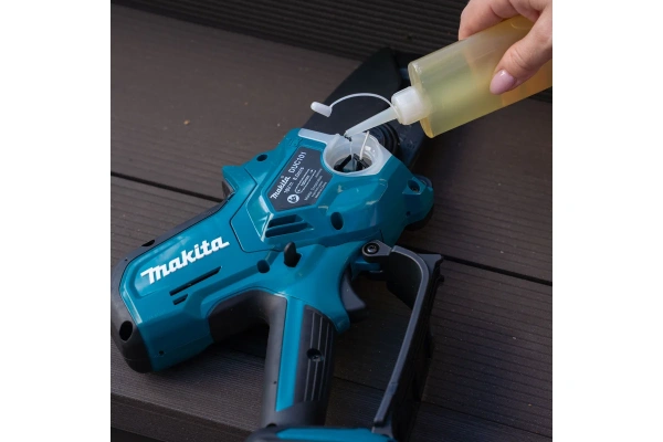 Пила цепная аккумуляторная MAKITA  DUC150SF в Екатеринбурге