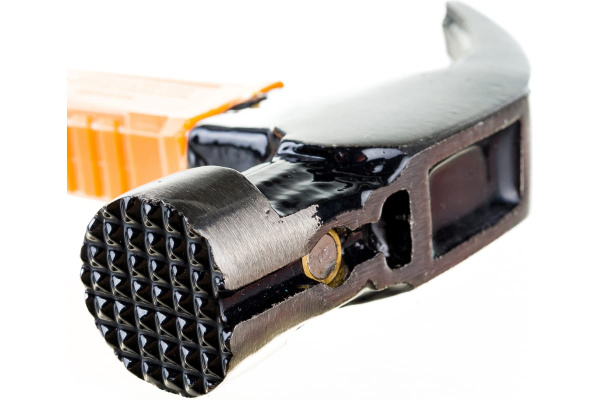 Молоток-гвоздодер INGCO INDUSTRIAL 220 гр  HCHD0086  в Екатеринбурге 