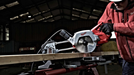 Торцовочная пила Milwaukee MS 216 SB 4933419300