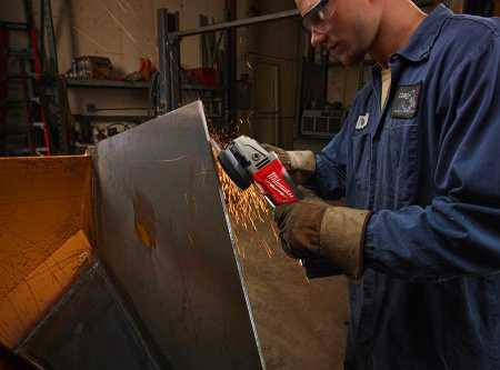 Аккумуляторная угловая шлифмашина Milwaukee M18 CAG115X-502X FUEL 4933448861