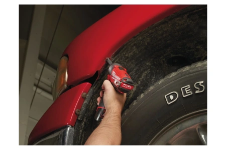 Аккумуляторный ударный гайковерт "Milwaukee" M12 CIW38-202C FUEL