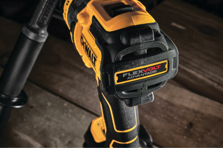 Аккумуляторный ударный шуруповерт DeWalt DCD999NT-XJ в Екатеринбурге