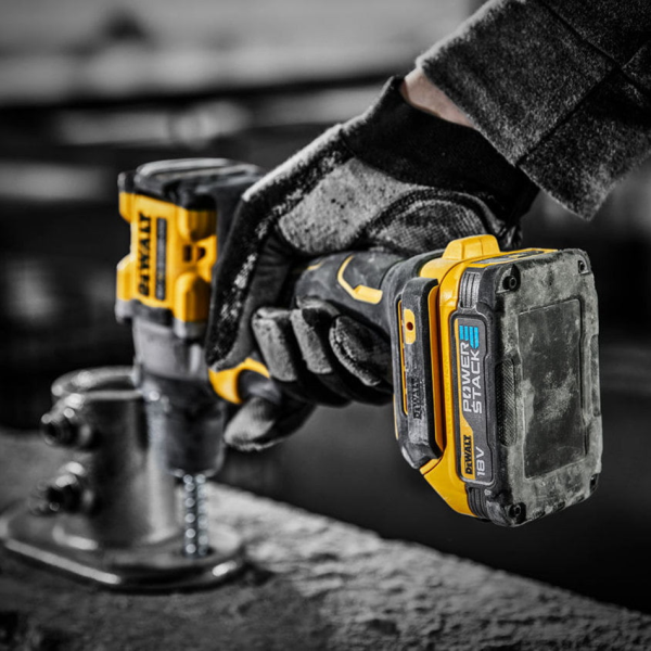 Аккумуляторный шуруповерт DeWalt DCD805E1T-QW в Екатеринбурге