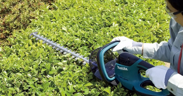 Электрические ножницы для живой изгороди Makita UH4861 в Екатеринбурге