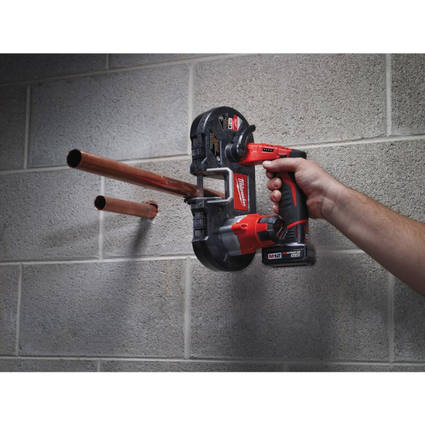Акк. ленточная пила Milwaukee M12 BS-402C (Li-Ion4Ач)