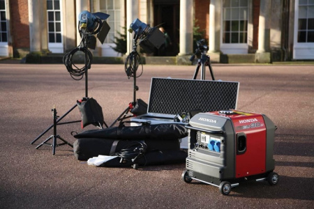 Генератор бензиновый инверторный Honda EU30ISEU в Екатеринбурге