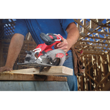 Аккумуляторная циркулярная пила Milwaukee M18 CCS55-0Х 4933451429