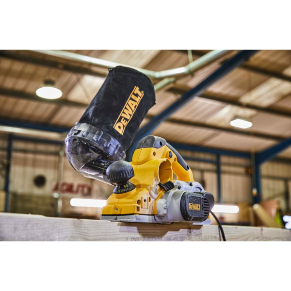 Рубанок "DeWalt" D26500К D26500K-QS в Екатеринбурге