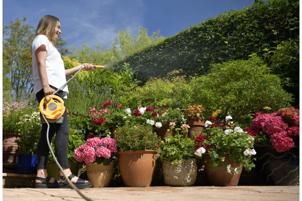 Катушка Мини HoZelock 2427 Click & Go со шлангом 7,5 мм 10м, коннекторами и пистолетом 2427 3600 в Екатеринбурге