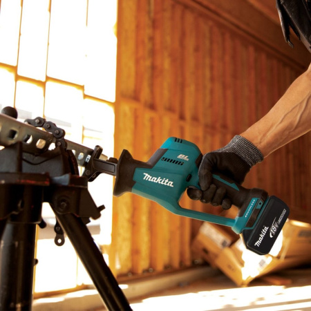 Пила сабельная аккумуляторная Makita DJR189RTJ в Екатеринбурге