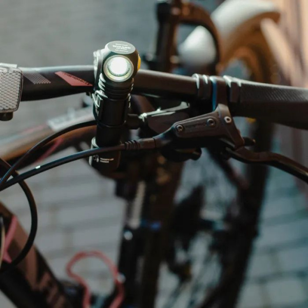 Фонарь Armytek Wizard C2 Pro Белый F08701C в Екатеринбурге