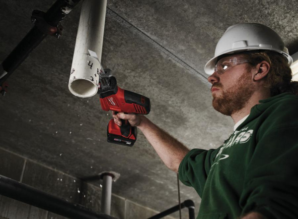 Аккумуляторная сабельная пила Milwaukee C18 HZ-0 4933416785