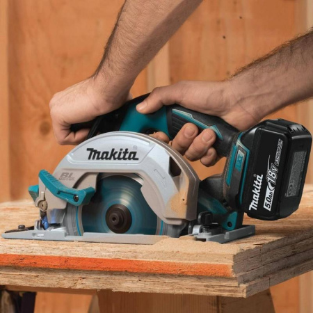 Аккумуляторная циркулярная пила "MAKITA" DHS680Z в Екатеринбурге