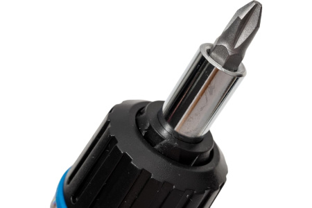 Отвертка с реверсом HOEGERT 100мм. биты в ручке 8шт.  HT1S214 в Екатеринбурге 