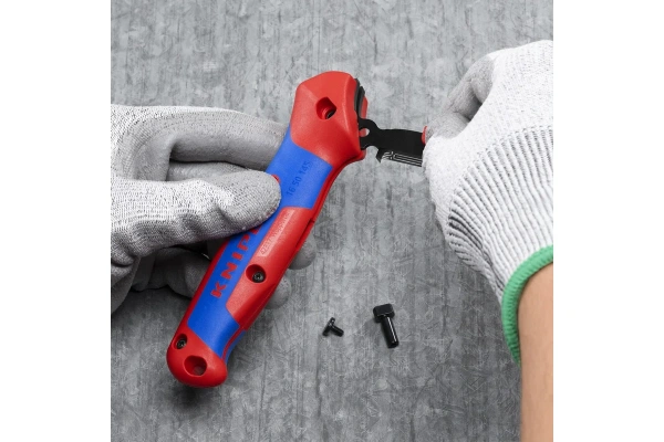 Нож для снятия изоляции KNIPEX с опорным башмаком 145мм  KN-1650145SB в Екатеринбурге 