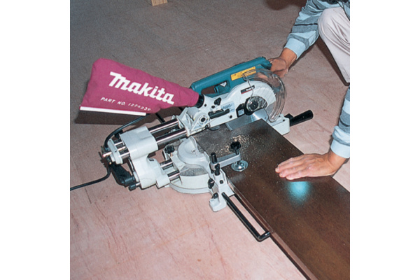 Торцевая пила Makita LS0714N в Екатеринбурге