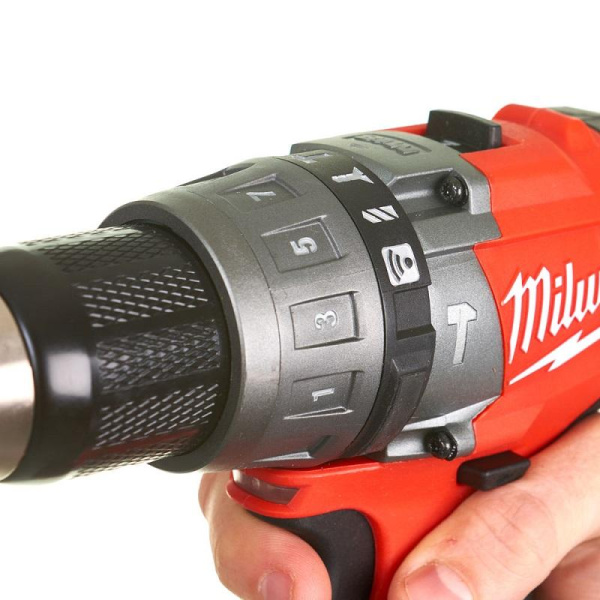 Аккумуляторная ударная дрель-шуруповерт Milwaukee M18 ONEPD-0 FUEL ONE-KEY 4933451146