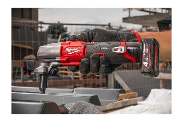 Аккумуляторные ножницы по металлу Milwaukee FNB16-0 M12  4933479617