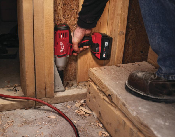 Аккумуляторный ударный гайковерт "Milwaukee" HD18 HIWF-0