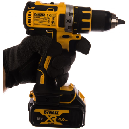 Шуруповерт аккумуляторный DeWalt DCD790M2-QW в Екатеринбурге