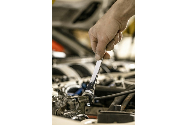 Ключ разрезной комбинированный с трещоткой HOEGERT 17мм  HT1R073 в Екатеринбурге 