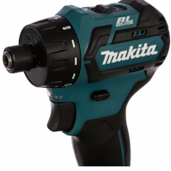 Шуруповерт аккумуляторный Makita DF032DWAE в Екатеринбурге