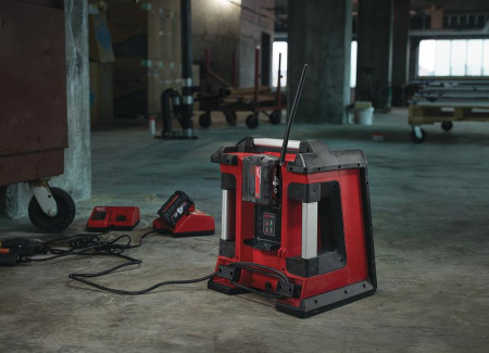 Радио+зарядное устройство Milwaukee М18 RC-0