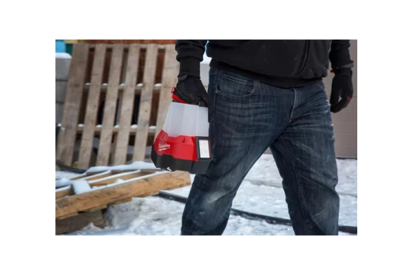 Аккумуляторный фонарь Milwaukee M18 TAL-0 4933464134