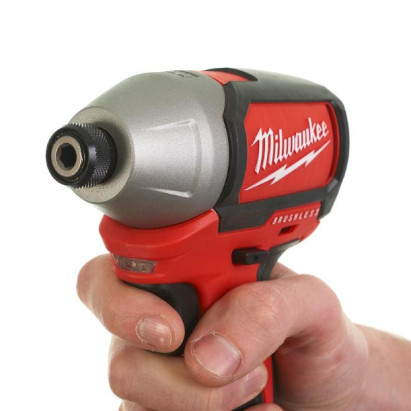Аккумуляторный ударный винтоверт, бесщеточный Milwaukee M18 BLID-0 4933448452